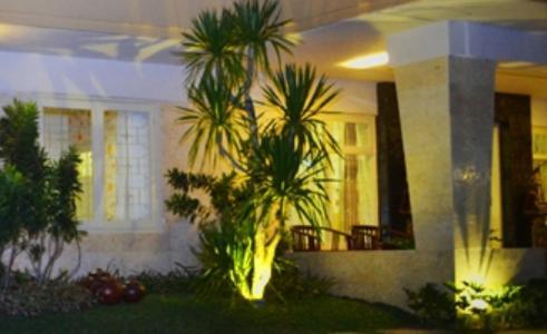 Srikandi Guesthouse Malang Exterior photo